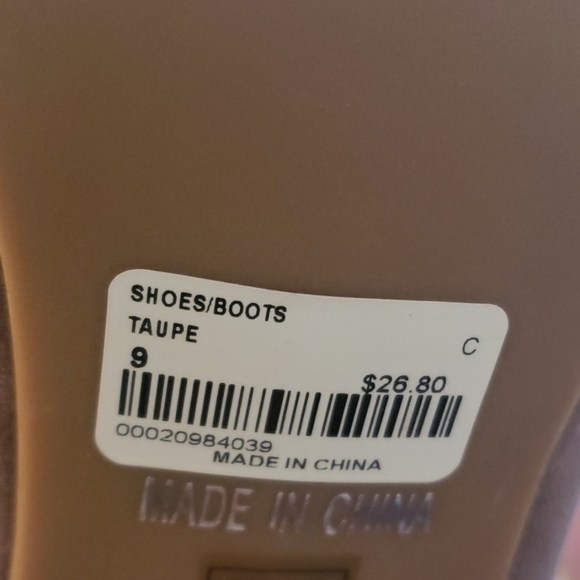 ππ·οΈ! π’ Forever 21, Taupe, Booties, Size 9 - Picture 4 of 4